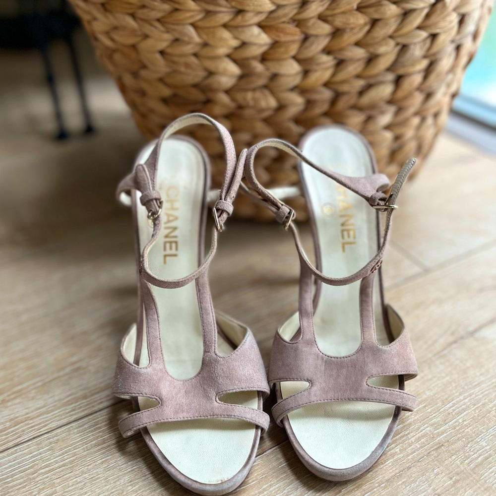 Vintage Chanel sandals heels